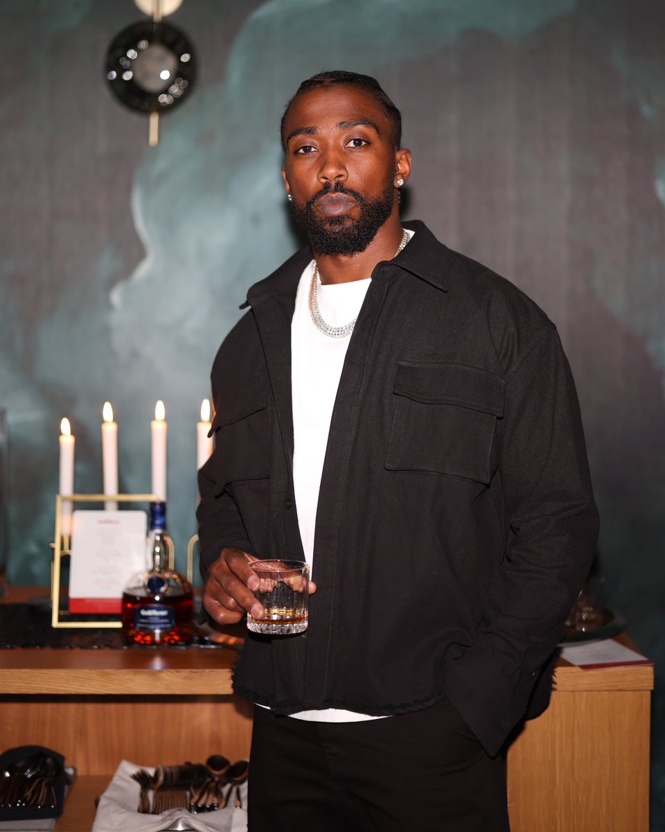 TyrodTaylor's tweet photo. A special night deserves a special toast! No better way to cap off such an awesome weekend celebrating the launch of #WelcomeToDIALLO then vibes with my friends @GrandMarnierUSA . #Ad 21+. 🪶 https://t.co/q0Mpb5UIsG
