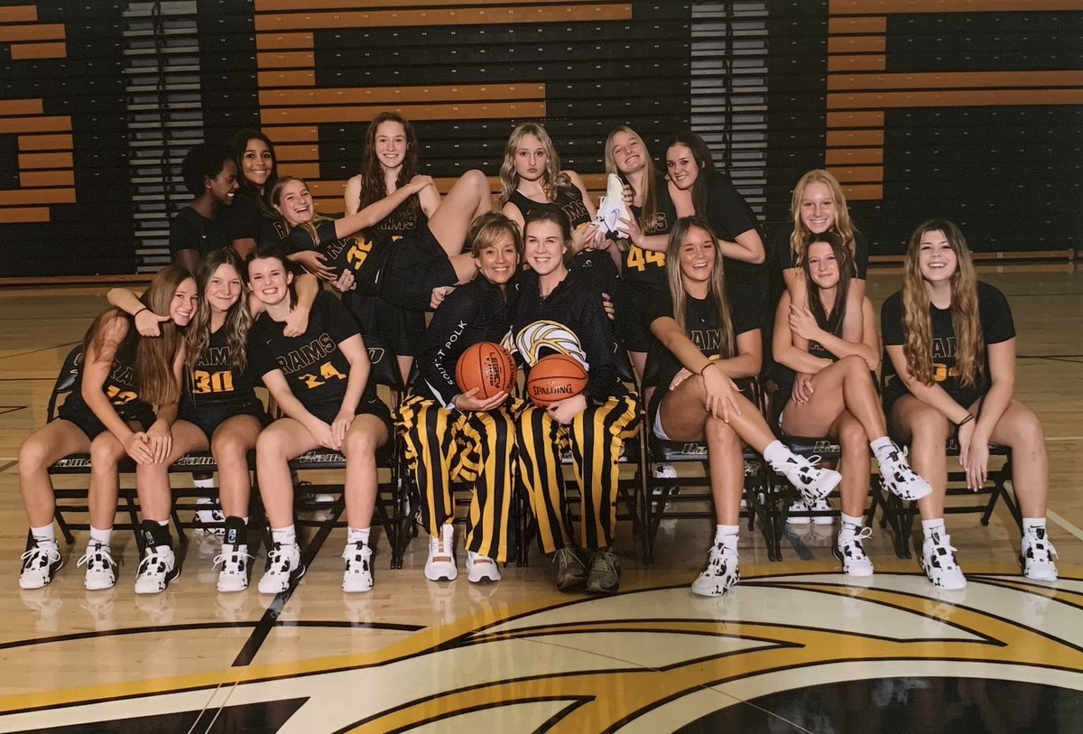 stella_c2023's tweet photo. I played my last ever high school game today. While I’m sad that it’s over, I am so thankful for the memories I’ve made with my friends on and off the court! Senior year was all that I hoped it to be and more! Grateful to be apart of SEP basketball!🐏🏀 https://t.co/d01nLWC7Yv