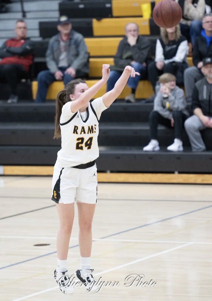 stella_c2023's tweet photo. I played my last ever high school game today. While I’m sad that it’s over, I am so thankful for the memories I’ve made with my friends on and off the court! Senior year was all that I hoped it to be and more! Grateful to be apart of SEP basketball!🐏🏀 https://t.co/d01nLWC7Yv