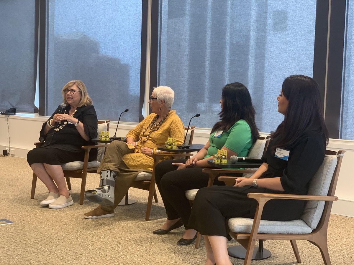 An incredible group of panelists here to discuss their diverse set of experiences in different industries to address #climatechange
<a href="/kimcoral/">Kim McKay</a> <a href="/RonniOzHarvest/">Ronni Kahn</a> <a href="/maryampopal1/">Maryam Zahid</a> <a href="/HallandWilcox/">Hall & Wilcox</a>