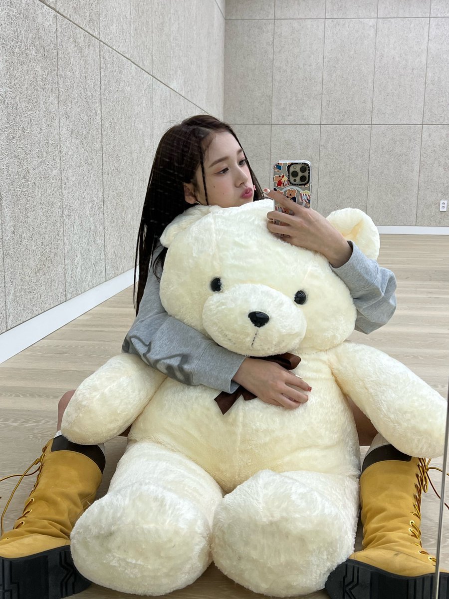 gom129_'s tweet photo. 넘 아기같아🥹💗 오늘도 재이 화이팅이야 https://t.co/s6xOUgDW7d