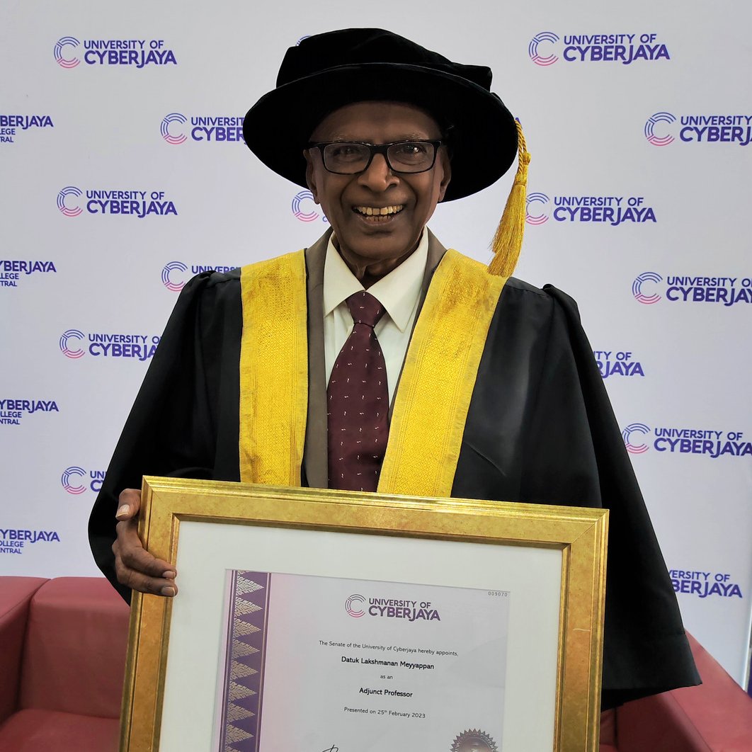 UniCyberjaya's tweet photo. We are pleased to appoint Datuk Lakshmanan Meyyapan the role of Adjunct Professor at University of Cyberjaya! To celebrate this event, a special ceremony was held last Saturday at our university library.
#UniCyberjaya #UoC #AdjunctProf #UnleashingChangemakers https://t.co/LSFPFbpwUT