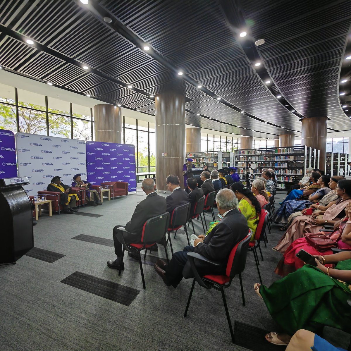 UniCyberjaya's tweet photo. We are pleased to appoint Datuk Lakshmanan Meyyapan the role of Adjunct Professor at University of Cyberjaya! To celebrate this event, a special ceremony was held last Saturday at our university library.
#UniCyberjaya #UoC #AdjunctProf #UnleashingChangemakers https://t.co/LSFPFbpwUT