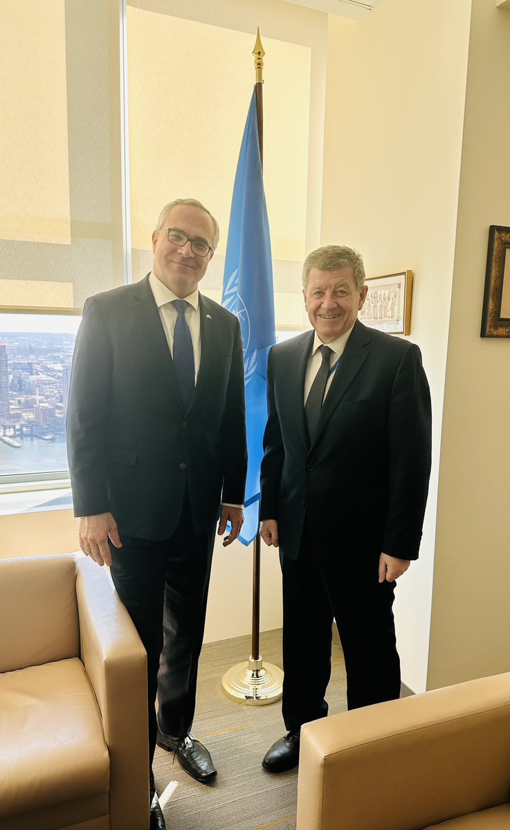 Amb. @MichalMlynar met w/ @GuyRyder @UN #USG 4 Policy 2 thank him for his longstanding leadership & commitment in many areas, but mainly in #OurCommonAgenda & #SummitOfFuture. 
We were happy 2 hear good reactions on establishing new #GroupOfFriends of @UNHABITAT. 
#partnerships🤝