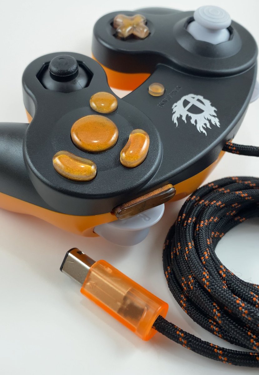 0hniex's tweet image. TWO NEW CONTROLLERS FOR SALE!

LIVE ON MY SHOP NOW!
0hniex.etsy.com
UZUMAKI VS. UCHIHA

Likes and retweets are appreciated :)

#Customgcc #SSBMcontrollers #meleecontrollers #snapbackmods