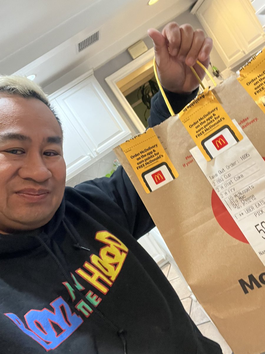 GabeBiwit10's tweet photo. I like to thank @h3h3productions for this wonderful McDonald’s I appreciate it and happy Monday 👍 https://t.co/3HtS5th1tT