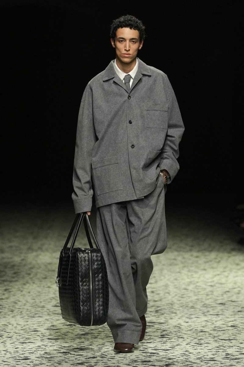 Alxcr's tweet photo. in search of sugar daddy willing to donate me all Bottega Veneta Winter 23.   thanks. https://t.co/ttvcfYrPno