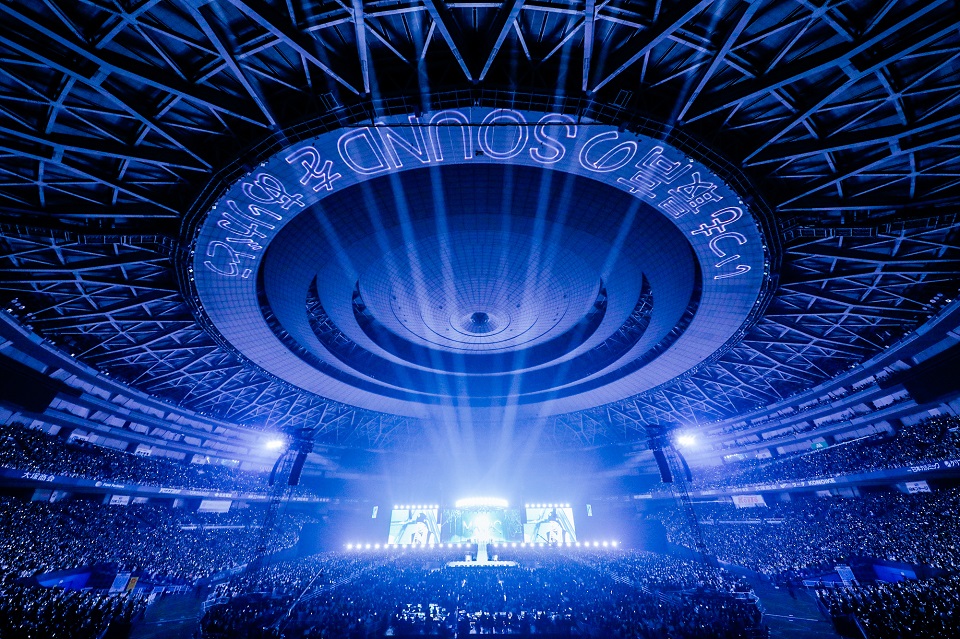 Kpop_Herald's tweet photo. .@Stray_Kids smashed its dome debut stage! 🔥 The K-pop band made its dome debut on Feb. 25-26 at the Kyocera Dome in Osaka, Japan, holding an encore show off its 2nd world tour "Maniac" at the venue. The act will continue its tour in LA next! #StrayKids #MANIAC_ENCORE https://t.co/OjlvXiQqwU