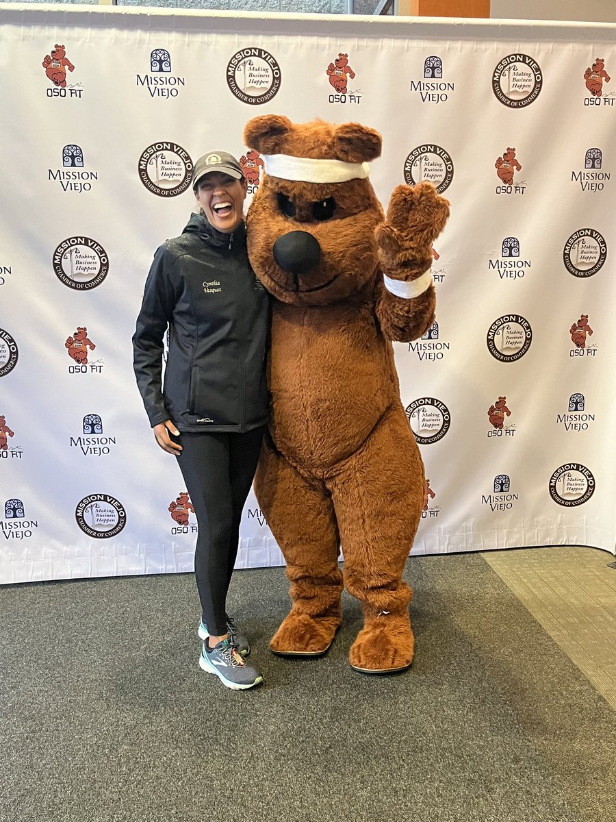 cvasquez4mvcc's tweet photo. It was cold, wet & rainy but nothing stopped the #OsoFit5k this weekend. I had a fun frozen finger time cheering on participants at the start/finish.
#missionviejo #givingbacktoyoursport https://t.co/SUML8vQbyO