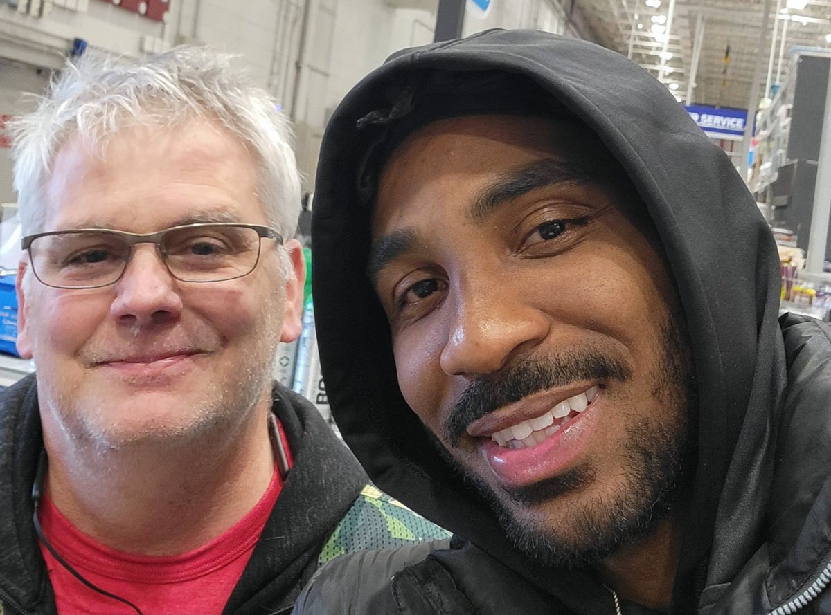 thefizzymouse's tweet photo. @BraxtonMiller5 thanks for being so kind and gracious today at Lowe's. I wish you and your organization the best. https://t.co/6qUDuLi6d4