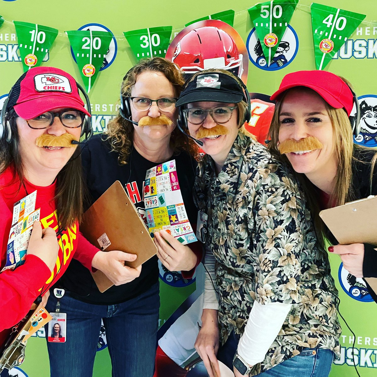 EmillerkErin's tweet photo. A few weeks ago we dressed like Coach Reid for “Andy Reid WINS-Day!” #KCChiefs #TeachersofTwitter #ChiefsFans #AndyReid https://t.co/jst0Nt9gQX