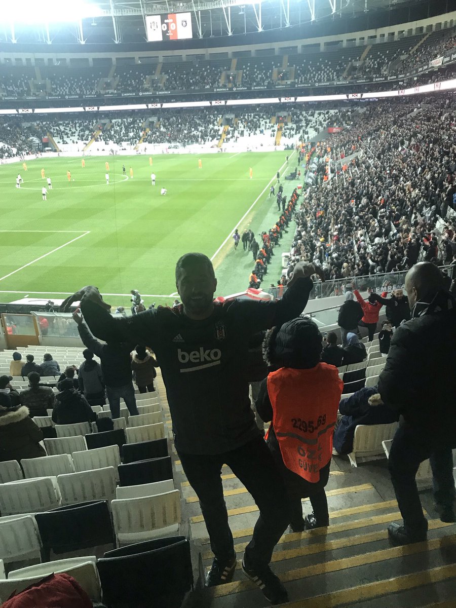 Benim için 🤍🖤   Vardır.. Beşiktaş içimde bir sevdadır.. bazı kendini bilmezler yüzünden sevdam dan vazgeçmem..Ülkemiz böyle bir felaket yaşamışken  BİR GURUP sorum suz kendini bilmezlere ve onların ürgütleyen zihniyeti kınıyorum.. zihniyetiniz hiç değişmiyor..