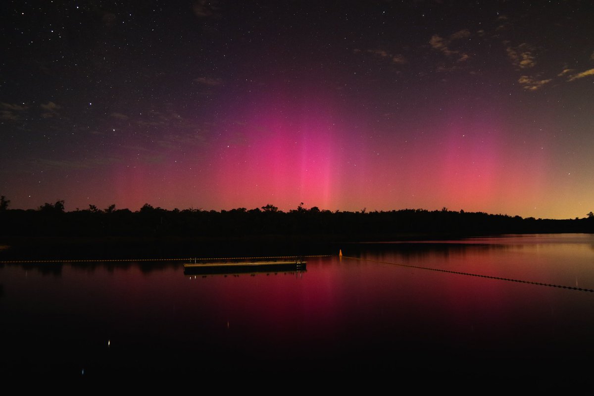 DrBelbird's tweet photo. Had a blast last night seeing the #aurora australis! 😍 #notanorchid https://t.co/PlFWJFwUZp