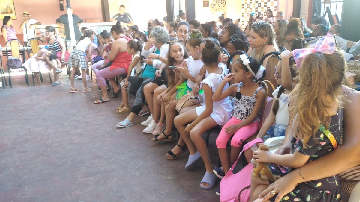 EnernovaSLR's tweet photo. Enernova SLR♻️ y el Proyecto  infantil Paso a Paso dedicamos la jornada a la protección del #MedioAmbiente . Insistimos en la educación ambiental para lograr un #MundoMejor 🌎🤲❤️
#ReciclaConEnernova
#JuntosPorUnMundoSinResiduos
#LosNiñosSonLaEsperanzaDelMundo
#Emprendedores🇨🇺 https://t.co/c9lBxtuxU8