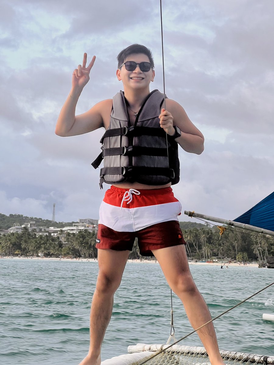 luibalbuena's tweet photo. Chonky Paraw Sailor โต๏ธ๐โ๏ธ
#boracay #paraw #parawsailing #philppines๐ต๐ญ https://t.co/b5yCZrwnIu
