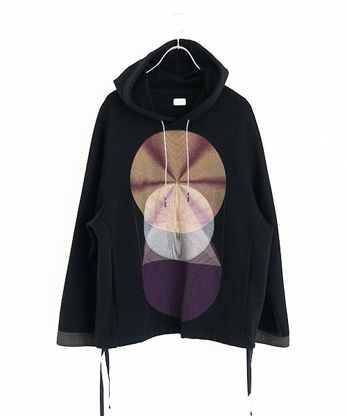 Palmmaisonstore's tweet photo. Echokeep Hoodie [HO01-black]
#HATRA 

Albatro designによる実験的なプリントを施したプルオーバーパーカ。磁場をモチーフとしたグラフィックで無数の線の重なりで磁場を表現しています。 

https://t.co/mIP3zoMQxf https://t.co/zDlXuAps6h