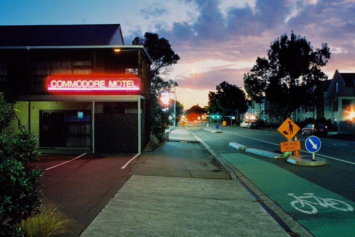 JoeyBabingus's tweet photo. Cinestill 800T pushed 1 stop https://t.co/a4VuZt6i8o