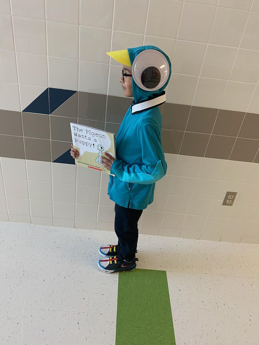Shout out to this Owl family for making this Owlsome costume for Read Across America week! #ManyMindsOneMission #VoxCorVita #TeamSISD #LibrarianBrags