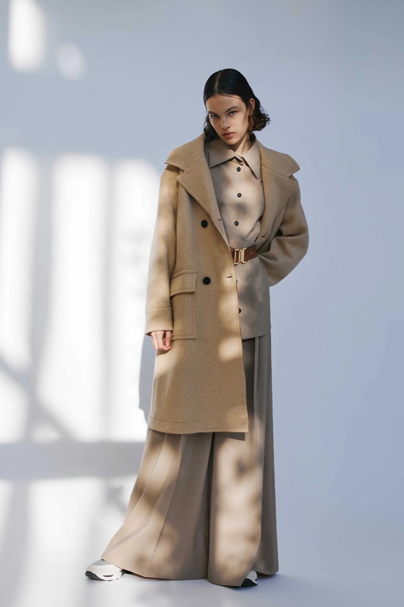 VogueRunway's tweet photo. Lorena Antoniazzi's fall 2023 collection is here. View every look: https://t.co/GoLTITj1VY https://t.co/xNOOEL5z1V