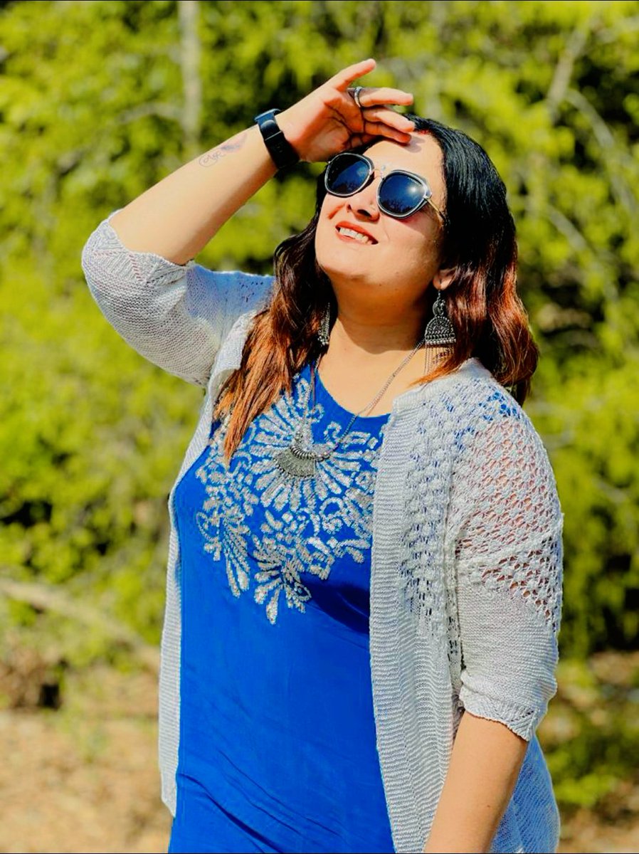 RupaRajput8's tweet photo. चाँद सितारों से तो बातें कर ली हैं 
अब सूरज से आँख मिलाना बाक़ी है
✍️ रुपा राजपूत
#poetry @Rekhta @Hindinama2 @amarujalakavya https://t.co/FM9zMcWlPd