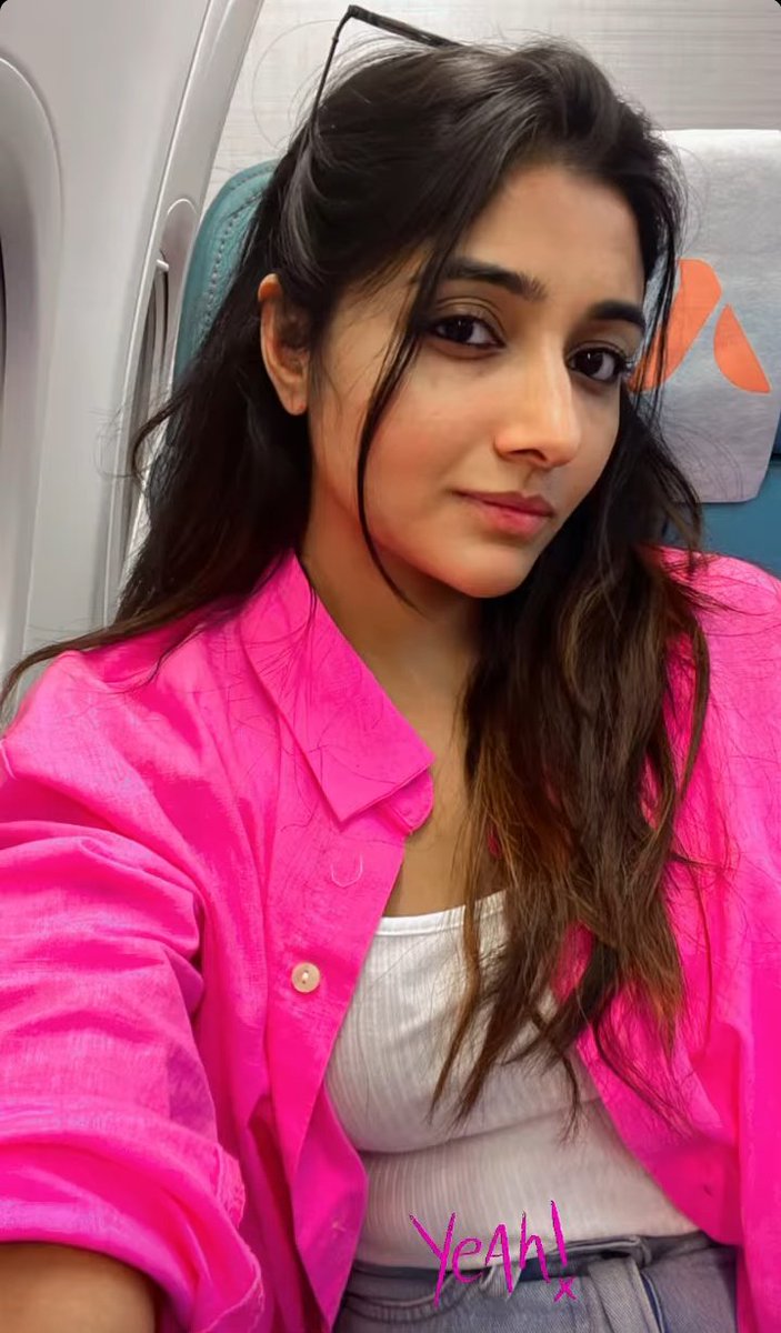 FqBg0vUakAAk3fQ?format=jpg&name=medium