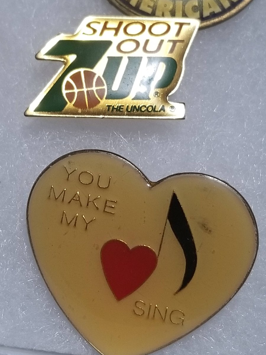 TeriE's tweet photo. LOT OF 6 Vintage 80s 90s Enamel Tack Pins ~ #7up #Heart #Brazil #Argentina #CaliforniaLottery #Ford #UAW #youmakemyheartsing #Sing #CashRegister #TackPins #Pins #enamelpins #80s #90s #vintage #ebayfinds #ebaylots  https://t.co/IueyGQZOVC #eBay via @eBay https://t.co/xqSo5U7uU8