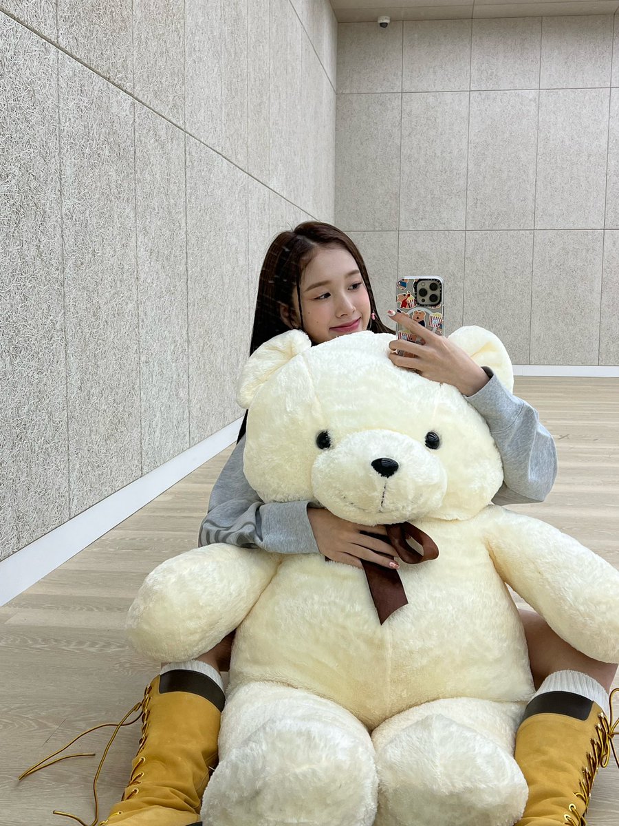 stayc_js2's tweet photo. 아기
🐶💓🧸 https://t.co/LMZcDiT1Cn