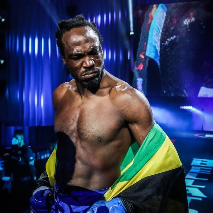 Let's give the fans what they want @ScottCoker I'm the one that's going to put that one on Yaroslav Amosov's record and turn it into 27-1 @BellatorMMA #ANDNEW 🇯🇲 #rastatime @GilbertDurinho @KillCliff_FC @DerekBrunson @Menace155 @MoTownPhenom