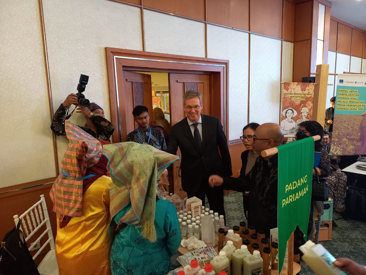 DubesUniEropa's tweet photo. 350,000 women &amp; youth farmers benefited from #ECHOGreen, a €1m programme funded by EU to promote green economy in the agriculture sector. Participation by 99 villages in Padang Pariaman (West Sumatra), Grobogan (Central Java) and East Lombok (West Nusa Tenggara). https://t.co/THFRPxvRlX