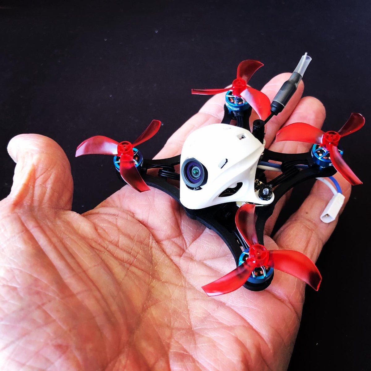 kigaru's tweet photo. KigaruDroneオリジナル FreeStyle 「Ninja PRO」 1S MicroDrone 完成機
1機販売します。
#kigarudrone #フライトベース堺 #freestyleninja
https://t.co/sit9we8osn https://t.co/HH3HDTCtXM