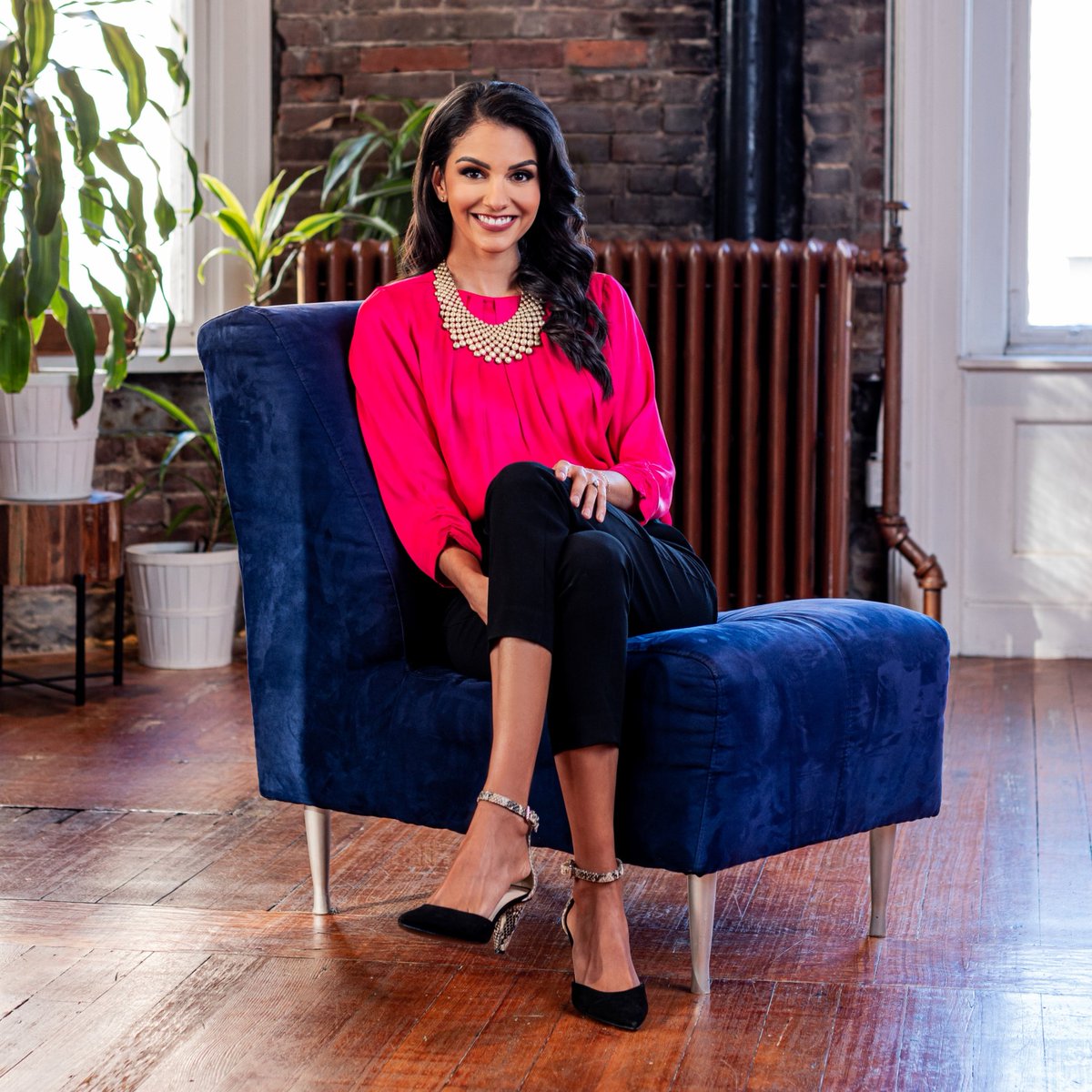 So thrilled for #BCIT Radio Arts &amp; Entertainment alumna Anita Bathe after her 2023 Canadian Screen Awards nomination for Best News Anchor, Local! 🎉

Anita is the host of CBC Vancouver News at 6 and the awards will be presented the week of Apr. 11.

#news #Vancouver #radio #media