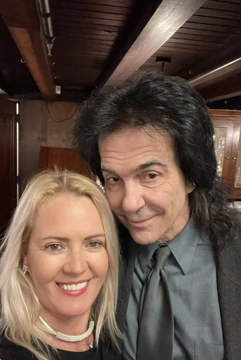 Fantastic to meet the legend @JessBoronico -Dean of <a href="/SCSU_Business/">SCSU School of Business</a> whilst <a href="/LJMU/">Liverpool John Moores University</a> students are exploring international boundaries