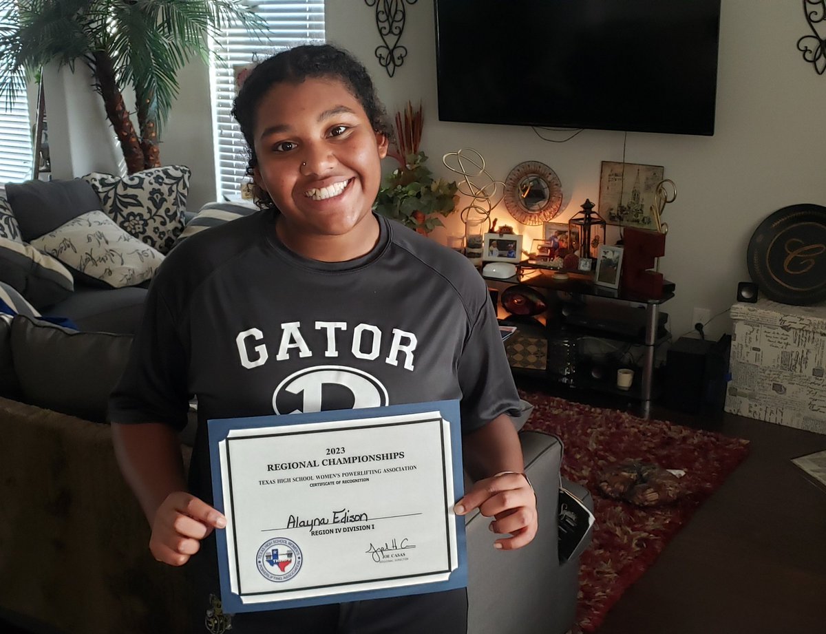 1aedisonjr's tweet photo. Proud of baby girl LayLay.... Another bucket list checked..... She tried, worked hard, and had fun learning about another sport and the work involved. Much respect to the power lifting athletes. Now back to work on that 1st love #dhssoftball #GATA @Aileen_Edison @AydinEdison https://t.co/LhaeaKfNTB