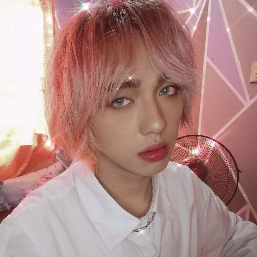 BYUNHERO's tweet photo. #NewProfilePic a good day to be pink https://t.co/UMt7zIgYtV