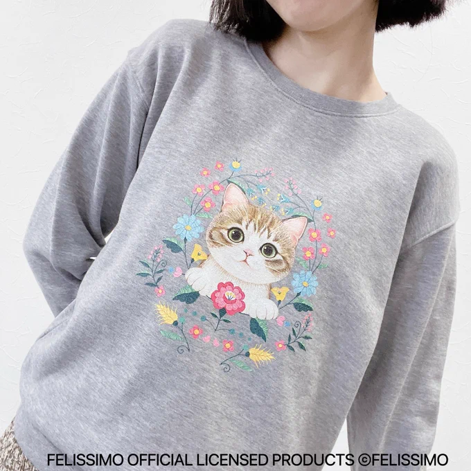\猫部ライセンスグッズ情報/ 霜田有沙さんと995さんのイラストが、かわいいアパレルグッズになりました!芳仲繊維さまから発売中普段使いにぴったりなブラックやグレー、春らしいピンクなど揃えたくなるラインナップです⇒詳しくは 