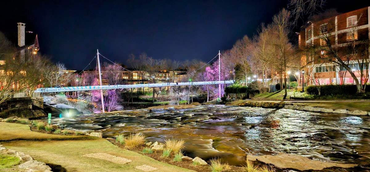 fizzdashizz's tweet photo. The night photo is amazing!! #GalaxyS23Ultra #yeahTHATgreenville #libertybridge https://t.co/QoadP18Rpo