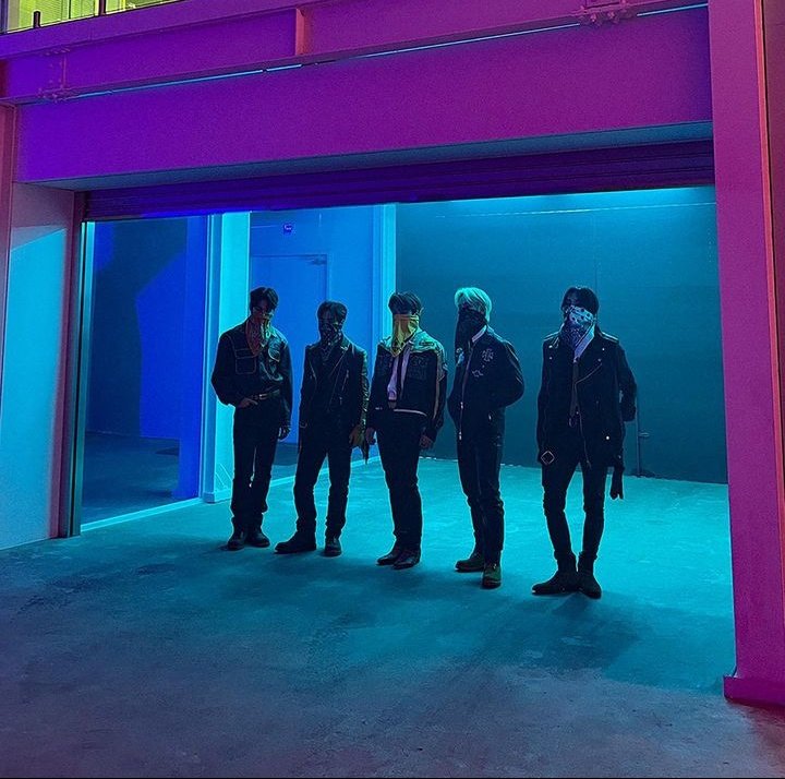JuditxBG's tweet photo. Llego tarde una disculpa apenas me da tiempo ๐
Feliz tercer aniversario de debut a mis chicos hermosos, a las personitas que mรกs amo en la vida y mi razรณn de vivir, lo amo ๐ญโค๏ธโค๏ธ
#MCND #์ ์จ์๋
#MCND3rdAnniversary
#G3MWEEK #FromNowTo
#MCND์_ํจ๊ปํ_Memories
#3ternallyWithMCND https://t.co/TZvjcDEqNz