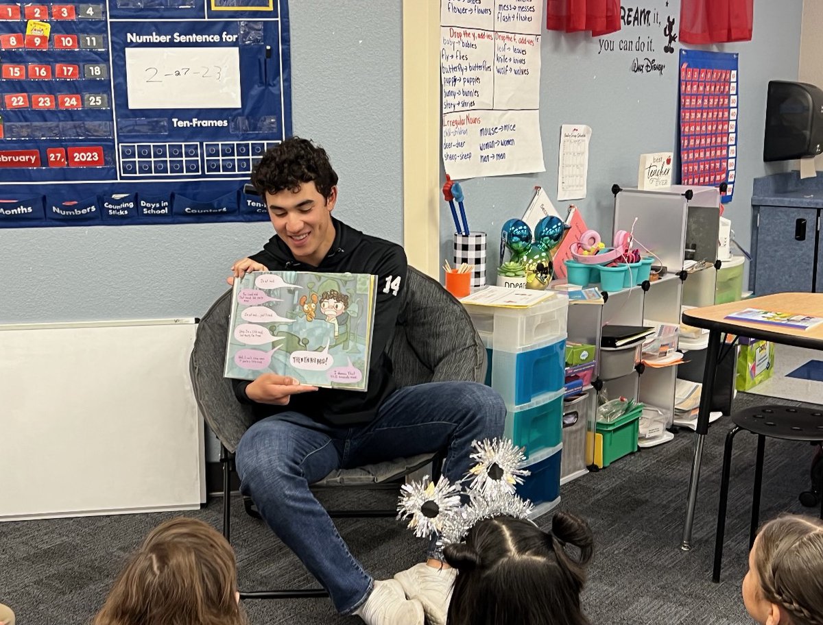 CSN_Baseball's tweet photo. Shoutout to our guys Nicky Garritano, Kyle Kiernan, Keoni Young and Tyler Ray for participating in “Nevada Reading Week” at Evelyn Stuckey Elementary School. Enjoy some pics of our guys reading to an attentive group of young students.
🐺⚾️ #CoyotesInTheCommunity #WeAreAllCoyotes https://t.co/IXyApEtV1B