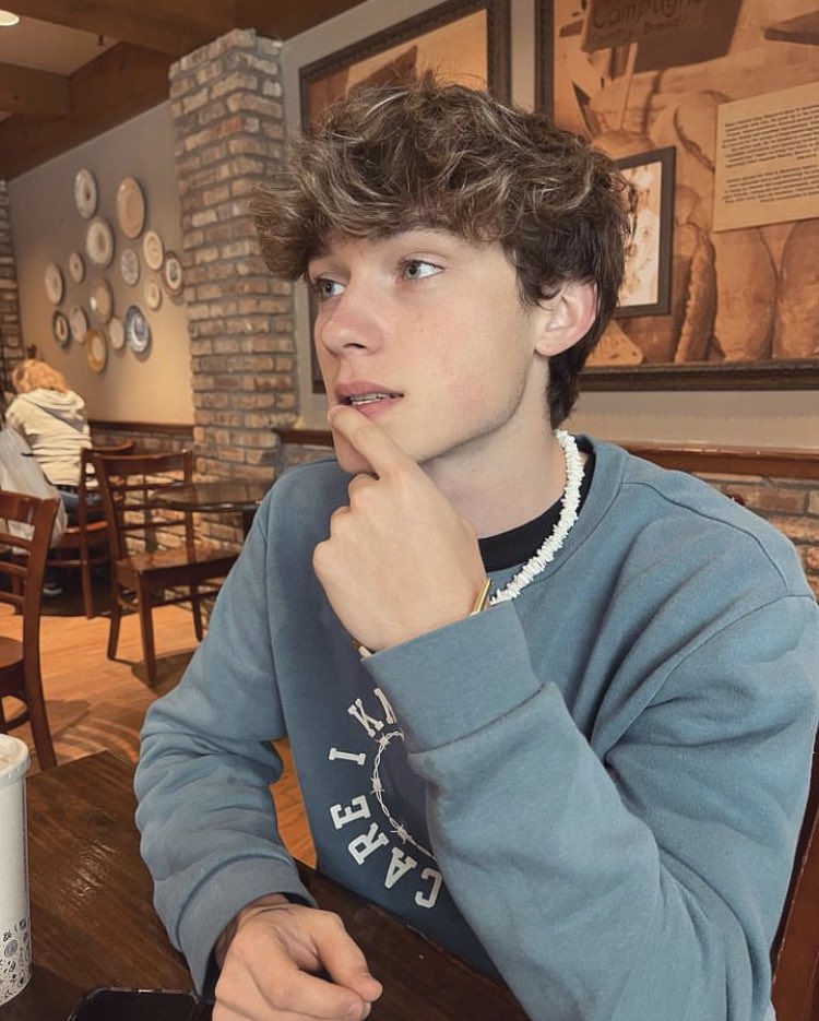 teoweasley's tweet photo. 🥤 https://t.co/n2MA305kgC
