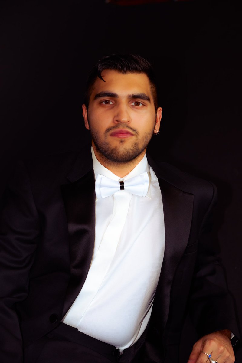 thitomitho's tweet photo. dressed to impress myself https://t.co/7TCqFV6J31
