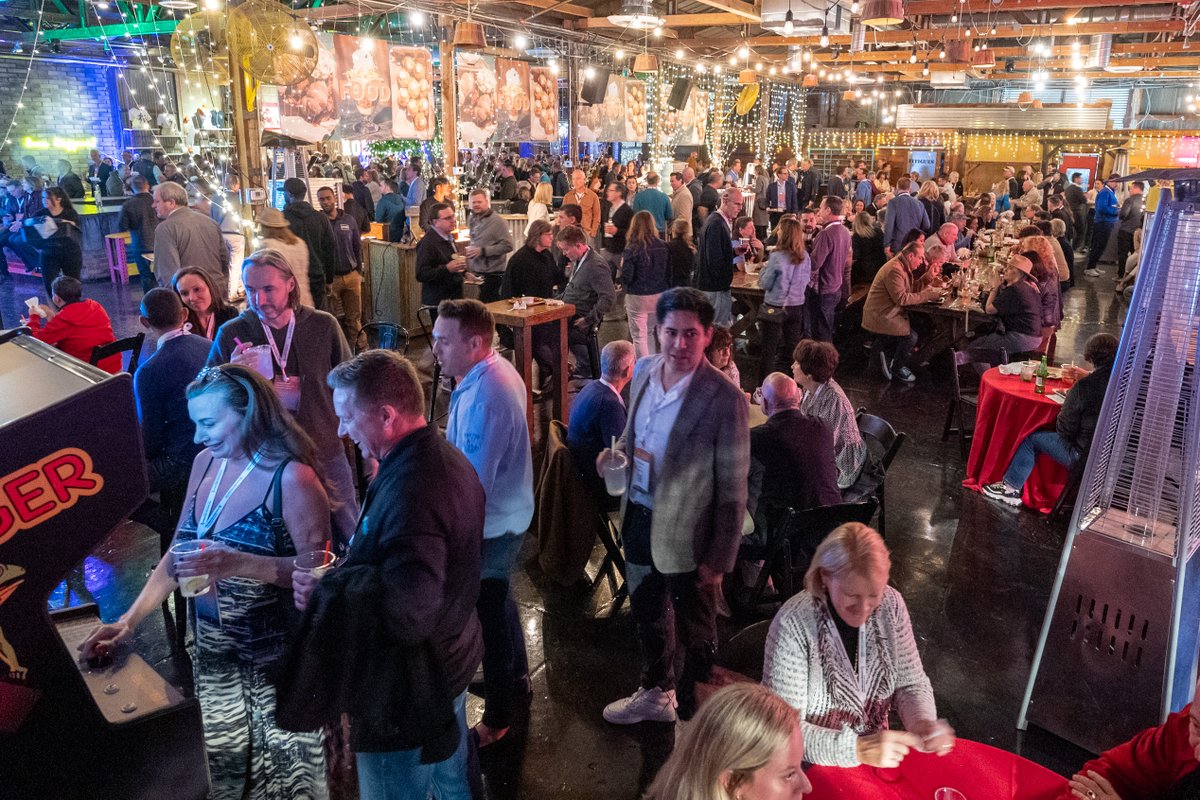 AssetMark's tweet photo. Our second day at #GoldForum is coming to a close with attendees having an amazing time connecting at The Duce in #Phoenix’s incredible warehouse district. #Celebrate #Limitless #AssetMark https://t.co/QkV3ZEg16S