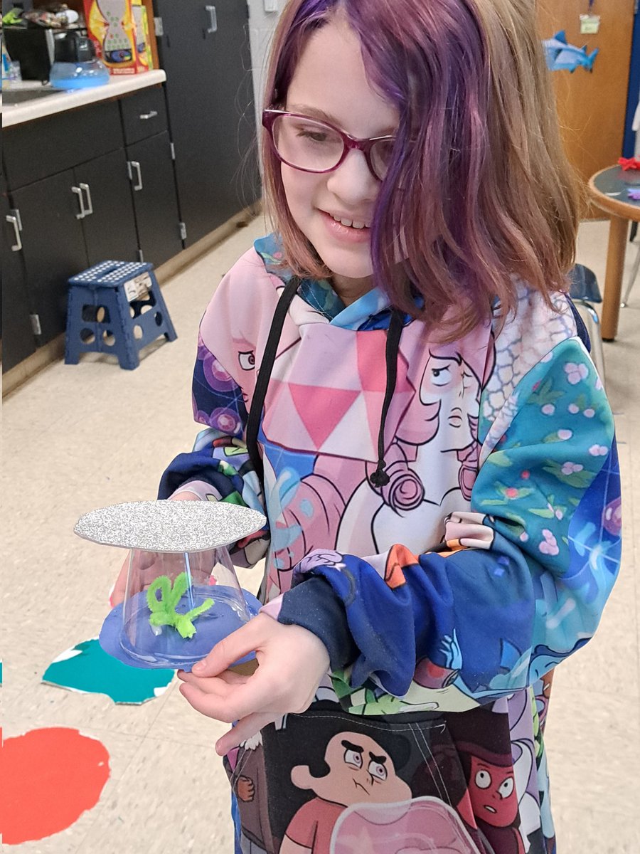 DegeorgeAnnette's tweet photo. It's Read Across America week, and these 2nd graders created models of space craft (with Aliens) to launch into space for a closer look at the stars. #BuzzWorthy @howellprincipal @howell_stem @dramaact1 https://t.co/R9GvT3AeEa