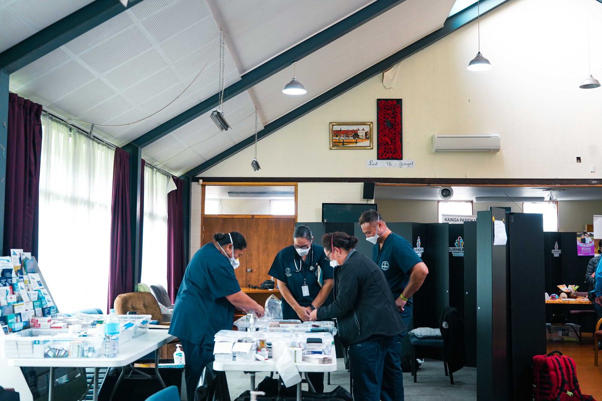 MedicalPasifika's tweet image. The #PACMAT team set up a community clinic alongside local agencies &amp;amp; partners in Flaxmere today.

Minister for Whānau Ora, Hon. Peeni Henare &amp;amp; Minister for Māori Development, Hon. Willie Jackson, paid a visit to the clinic to talanoa about the work being done.