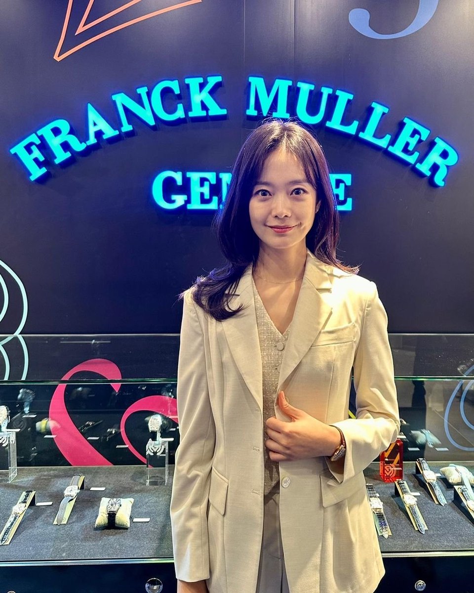 RunningManIntl's tweet photo. jsomin86 IG post

"A beautiful time, a precious watch.
 #FranckMuller #FranckMuller #FranckMuller_Club_KR #FranckMuller_HK"

#전소민 #런닝맨 https://t.co/WJjGfFzXpE