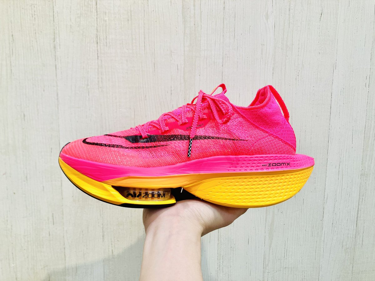 steptachikawa's tweet photo. #NIKE
｢AIR ZOOM ALPHAFLY NEXT% 2｣

お問い合わせの多い大人気モデルから
新色登場しました‼️

ロードレース、マラソンと控えている方は今を逃すと手に入らないかも知れません😭😭😭

お早めのご来店お待ちしております🙇‍♂️

 #厚底 #マラソン #駅伝 #新作 #ステップ #ステップ立川 #立川 https://t.co/qETGSdbNRR