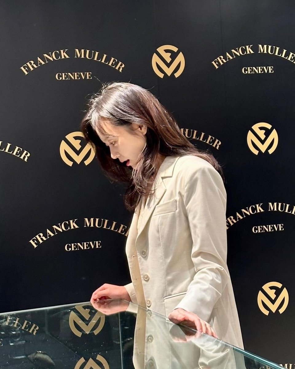 RunningManIntl's tweet photo. jsomin86 IG post

"A beautiful time, a precious watch.
 #FranckMuller #FranckMuller #FranckMuller_Club_KR #FranckMuller_HK"

#전소민 #런닝맨 https://t.co/WJjGfFzXpE