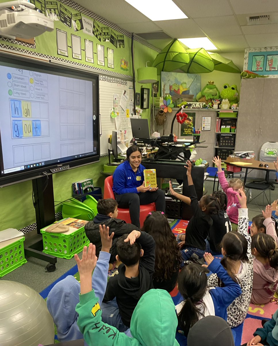 Special thanks to CSUB Men’s and Women’s Basketball Team for reading to our 1st grade students! We are grateful to them for taking time to be part of our Read Across America Celebration!