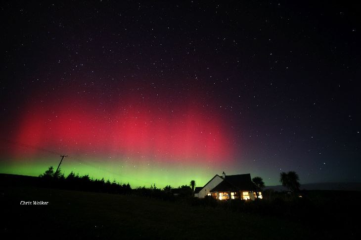 Spockplanet's tweet image. #ClimaEspacial | En el sur de Escocia las auroras rojas se han visto desde anoche. En tres ciudades de Alemania también fueron observadas. Las auroras boreales tienen dos coordenadas peligrosas: Cuba y Chile. Si se llegan a ver ahí entonces hay algo muy mal. Somos fragiles...✨🖖