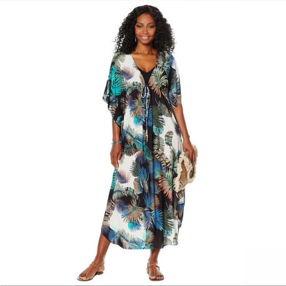 rebeccaclarkedc's tweet photo. So good I had to share! Check out all the items I'm loving on @Poshmarkapp #poshmark #fashion #style #shopmycloset #mango #coldesina #fruitoftheloom: https://t.co/acnNLuo9z7 https://t.co/pmkLprPVla
