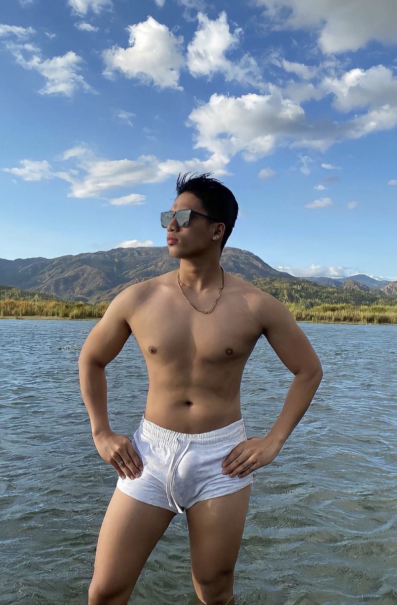 ManilaTechNerd's tweet photo. Summer is real. https://t.co/94dGN18Rdh